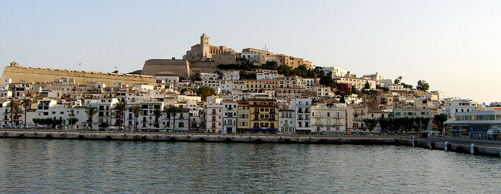 1024px-Ibiza_town,_heading_to_Formentera_(160735916)