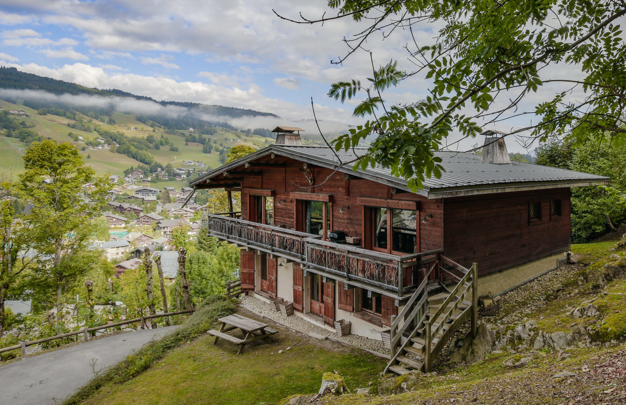 Location chalet à 5 mn à pied du centre. 10 personnes